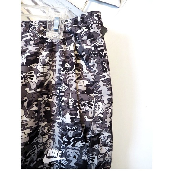 Nike Doodle Camo Board Shorts Size 34 w/ Drawstring & Zip Pocket - Picture 9 of 13